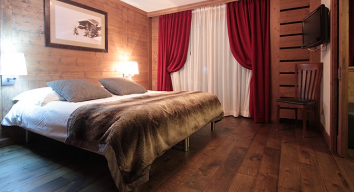 Hotel Les Champs Fleuris, Morzine ski chalet, image 5